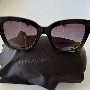 Salvatore Ferragamo Designer Sunglasses – Black 53mm – Never Worn -Authentic